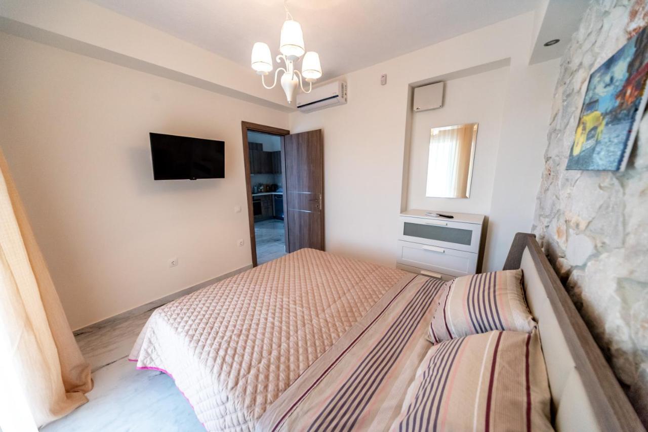 Nika Apartment Ханиоти Екстериор снимка